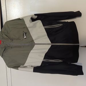Nike Windbreaker, Men's Medium, Black, White, Grey